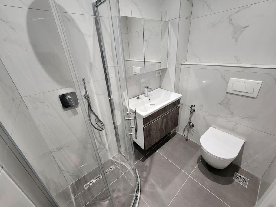 Central Tirana Apartment Getaway Екстер'єр фото